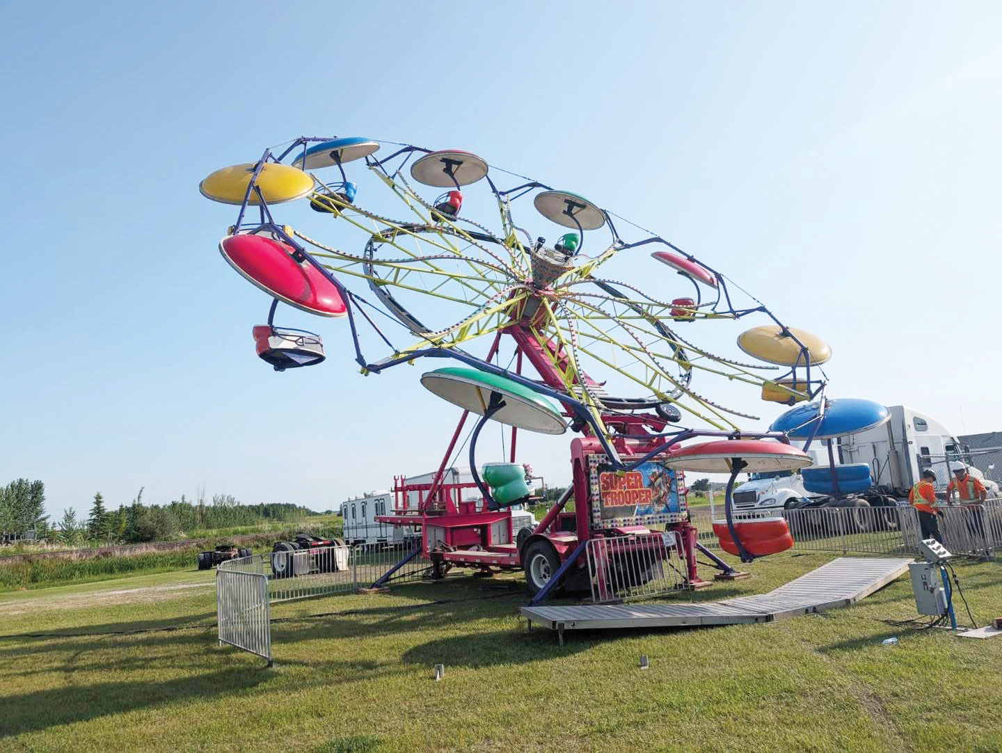 If people like spinning around high in the air, this is the ride for you at Carlyle Fun Dayz.<br />
